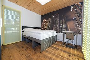BS16 HOTEL
