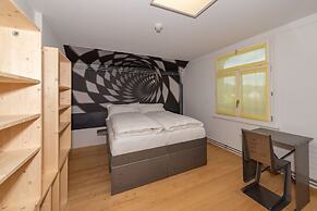 BS16 HOTEL