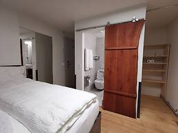 BS16 HOTEL