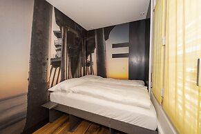 BS16 HOTEL