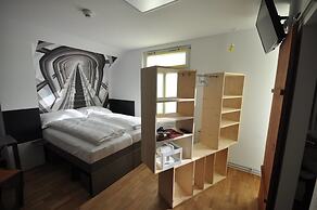 BS16 HOTEL