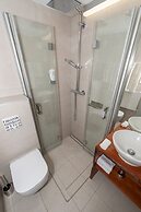 BS16 HOTEL