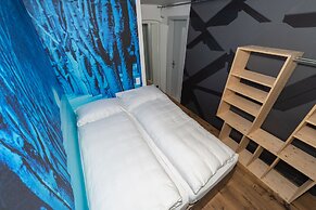BS16 HOTEL