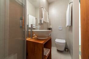 BS16 HOTEL