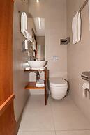 BS16 HOTEL