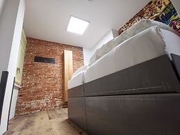 BS16 HOTEL