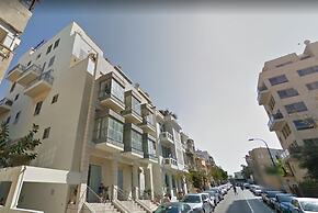 Live like Royalty in TLV DLX 2 Floor Apt
