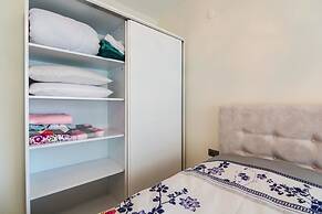 Seven Stars Apartments