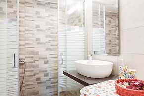 Cozy Flat in hip Koukaki