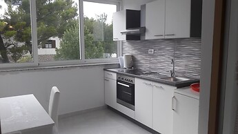Apartments and rooms Marko