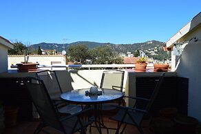 La Maison Jaune