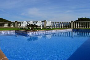 Santa Flora Holiday House