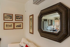 Bright & Spacious two-floor Family Garden Home