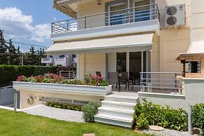 Bright & Spacious two-floor Family Garden Home