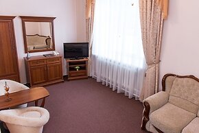 Dvoryanskaya Hotel