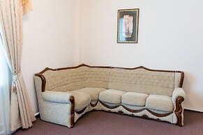 Dvoryanskaya Hotel