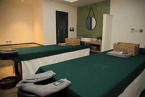 Baitong Hotel & Resort