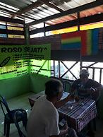 Menjangan Hostel