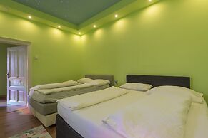Fanaa Apartment