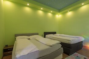 Fanaa Apartment