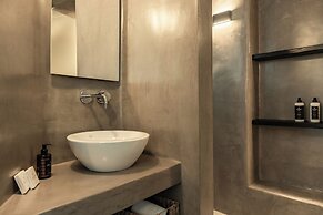 Black Diamond Suites - Adults Only