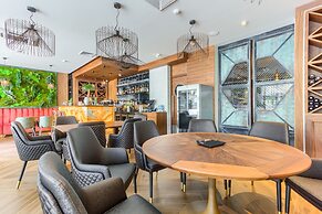 Time Boutique Hotel