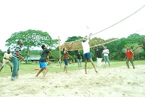 Ssese Islands Beach Hotel - Hostel