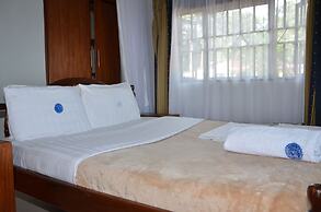 Ssese Islands Beach Hotel - Hostel