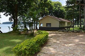 Ssese Islands Beach Hotel - Hostel