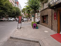 Evin Suit Hotel