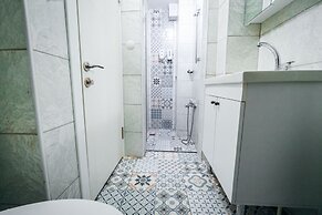 Evin Suit Hotel