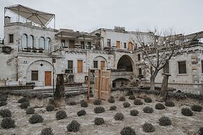 Design Cave Hotel
