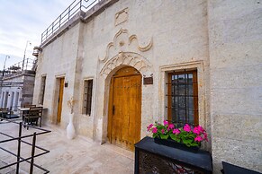 Design Cave Hotel