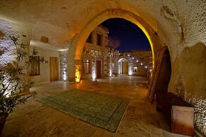 Design Cave Hotel