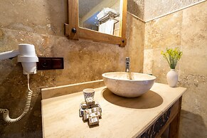 Design Cave Hotel
