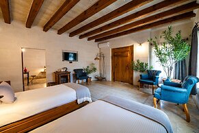 Design Cave Hotel