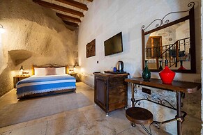Design Cave Hotel