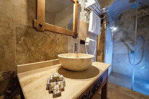 Design Cave Hotel