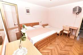 Rooms Tom