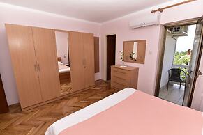 Rooms Tom