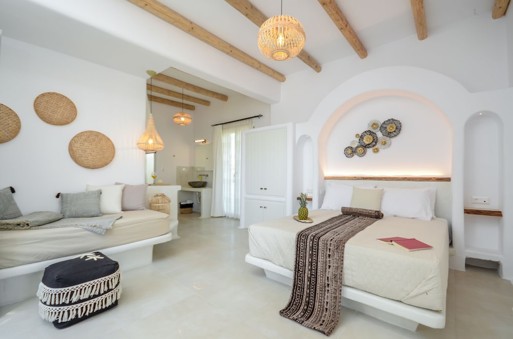 Naxos Nature Suites