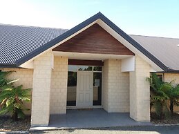 Claremont Country Lodge B&B