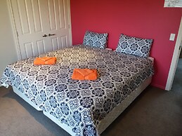 Claremont Country Lodge B&B