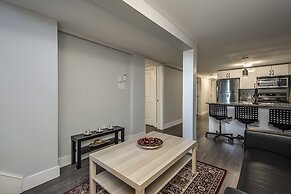 Spacious DAL & Downtown Apartments