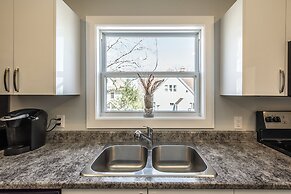 Spacious DAL & Downtown Apartments