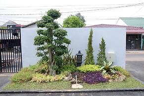 RedDoorz Plus near UNIMED Medan