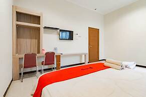 RedDoorz @ Sersan Bajuri Atas