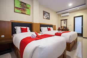 RedDoorz Premium @ Jalan Cengkeh