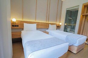 Facade Hotel by Azana