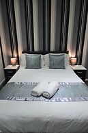 Hotel 33